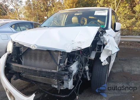 2010 Chrysler Town & Country Touring z USA, uszkodzony, nr VIN 2A4RR5DX8AR501155